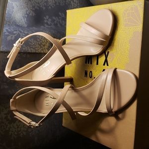 MIX No. 6 Women Shoe Size 6M Tan